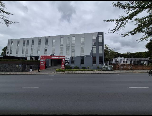 413M² OFFICE TO LET IN CRAIGHALL